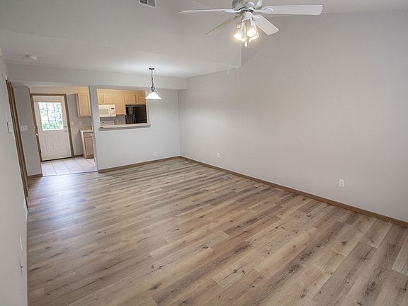 2nd image of 1516-1518 Citadel Dr