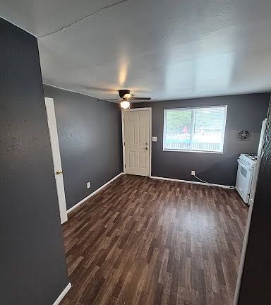 4th image of 1820 Queenswood Dr APT S