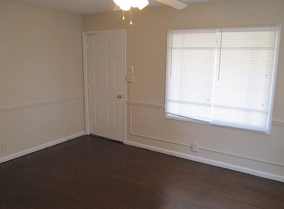 4th image of 250 N Albert Ave