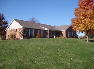 26 Country Lakes Ln, Waterloo, IL 62298