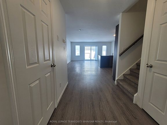 4th image of 36 Woodedge Cir