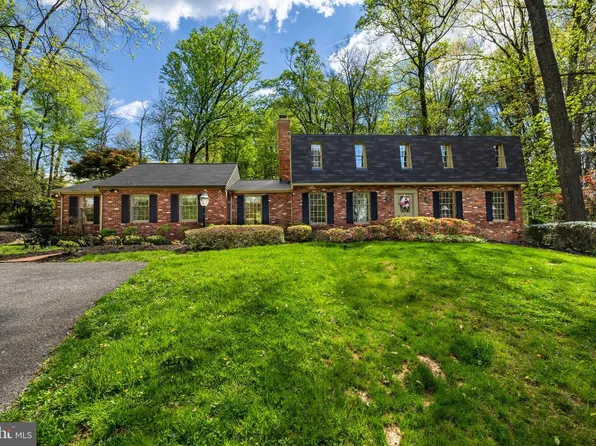 13701 Summer Hill Dr, Phoenix, MD 21131