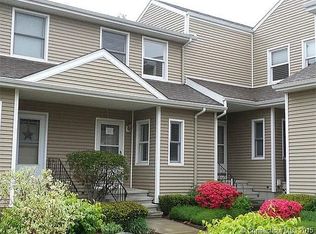 41 Cobblestone Dr, Groton, CT 06340