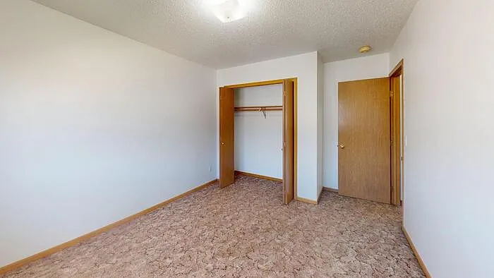 300 1st St NE #1 — Photo 7