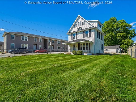 3rd image of 1365 E Pea Ridge Rd