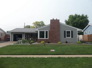 409 James Pl, Yankton, SD 57078