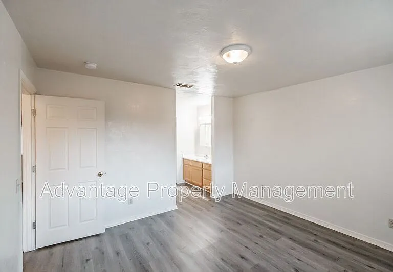 2870-2872 Raleigh Ct SE — Photo 13