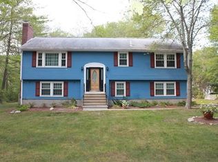 29 Railroad Ave, Bedford, MA 01730