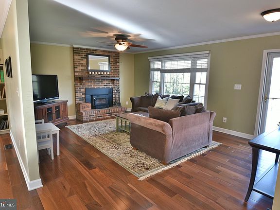 4th image of 6756 Stonehurst Ct
