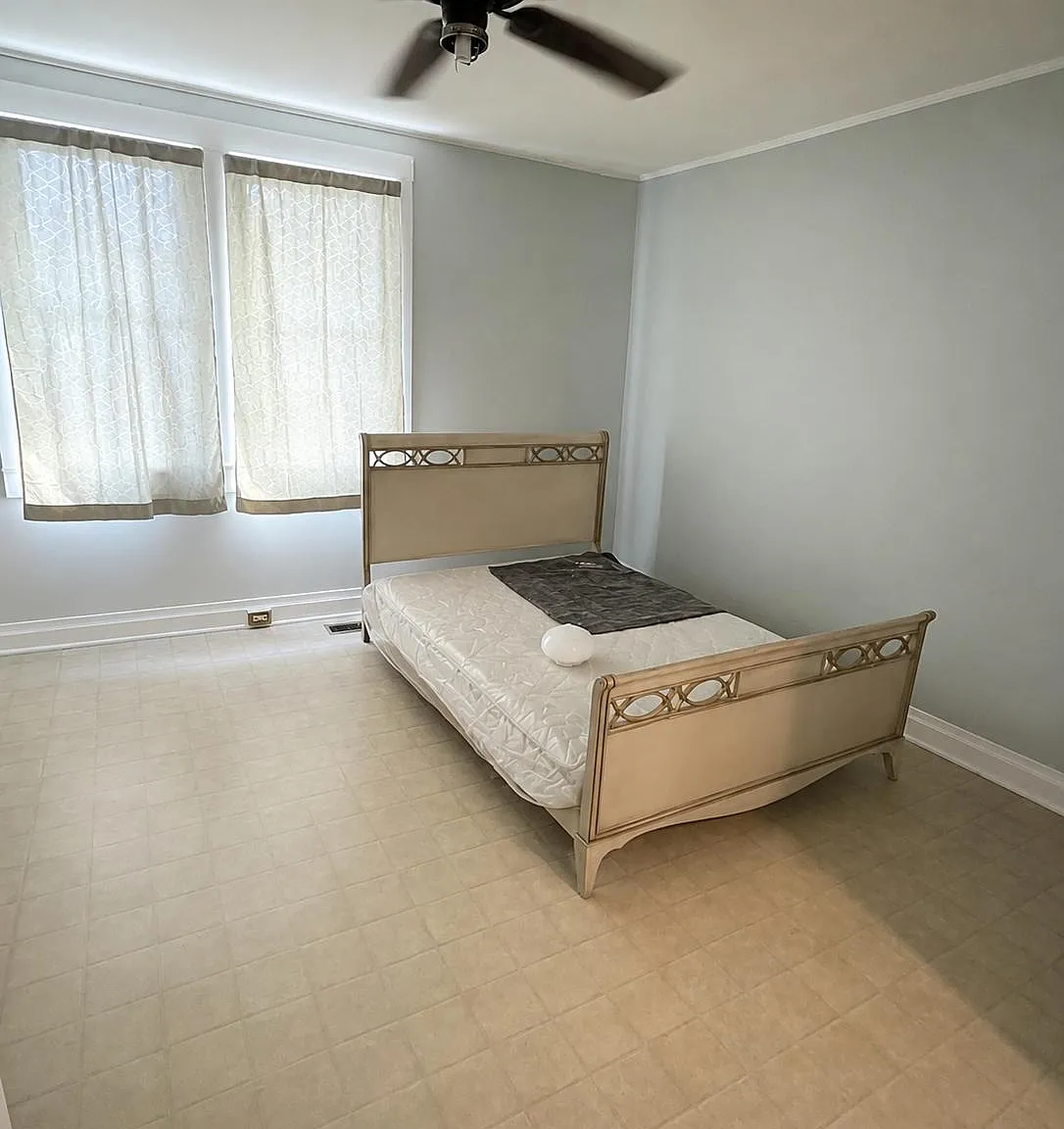 1 bed, 1.0 bath, 819 sqft, $1,139 — Photo 1