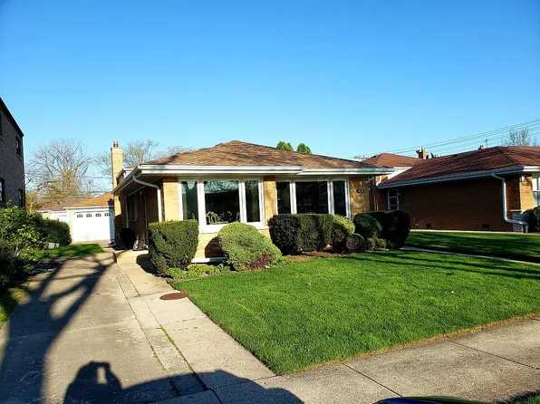 7621 Knox Ave, Skokie, IL 60076