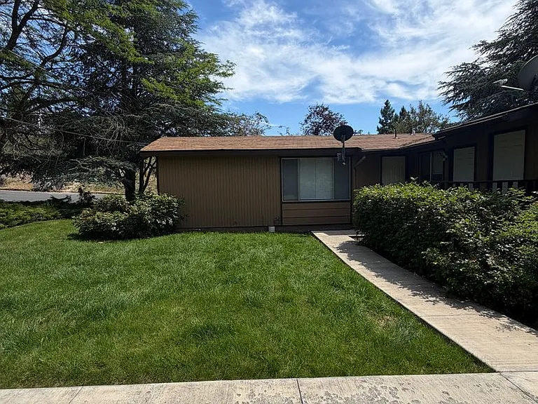 1800 Sargent Ave — Photo 1