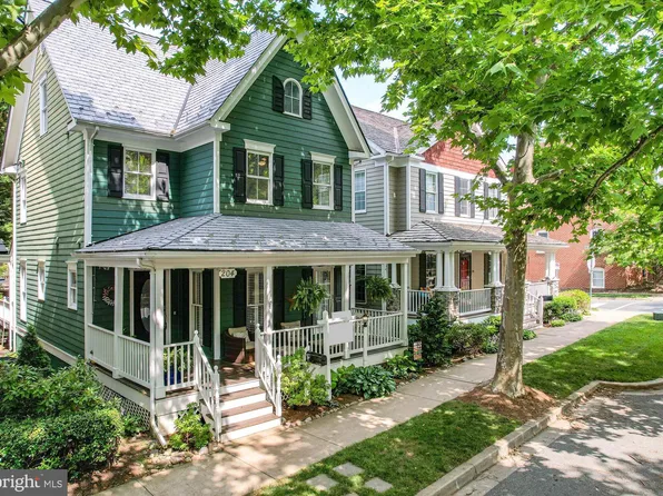 204 Hart Rd, Gaithersburg, MD 20878