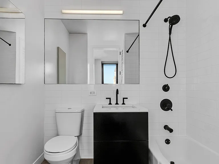 250 E Houston St #9B — Photo 6