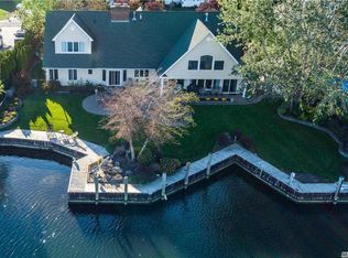 227 W Islip Rd, West Islip, NY 11795