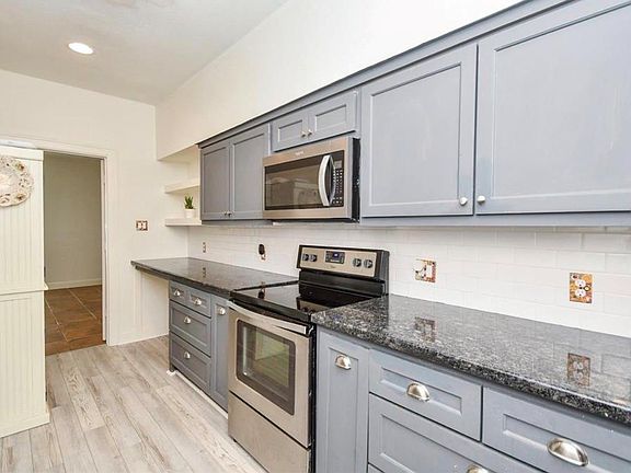 4th image of 7459 Brompton St #7459