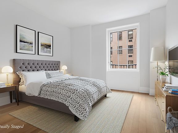 4th image of 301 E 81st St #3C