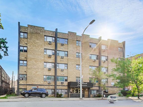 3rd image of 7854 S South Shore Dr APT 502