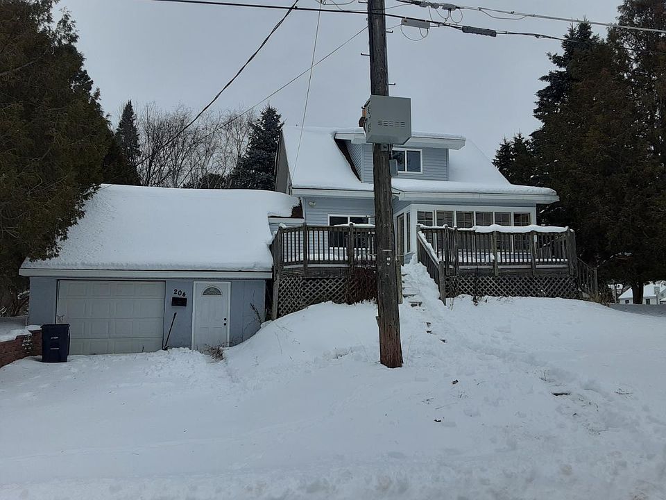 1st image of 204 W Larch St