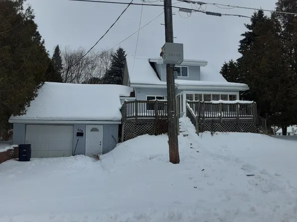 204 W Larch St, Ironwood, MI 49938