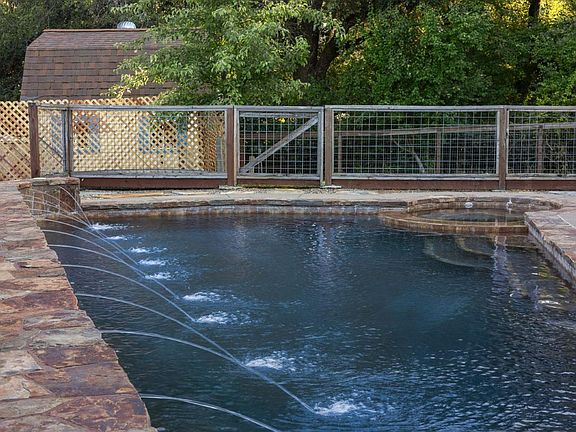 2nd image of 121 Zinfandel Court