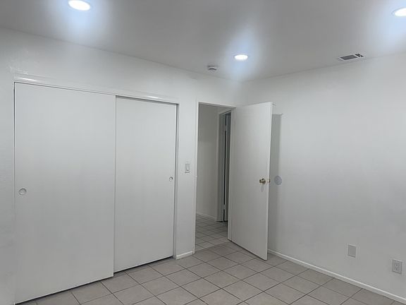 5th image of 1014 S Howard St APT C