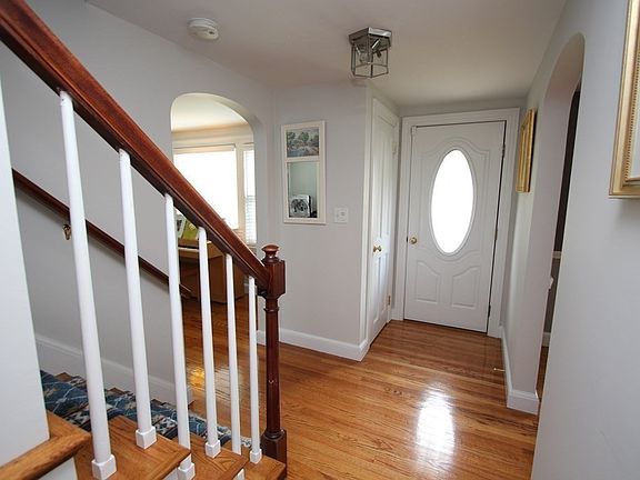 3rd image of 79 Rosemary St