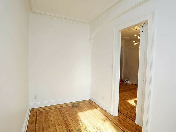 4th image of 469 Myrtle Ave #2AA