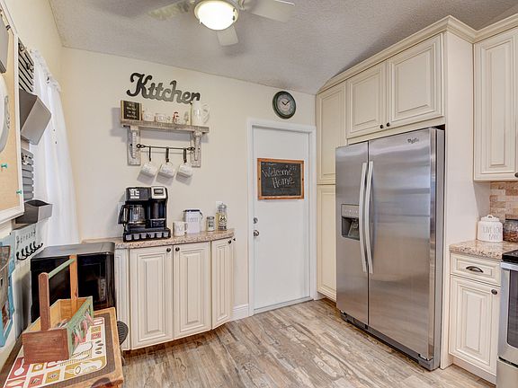 5th image of 5778 Storybook Ln Unit B