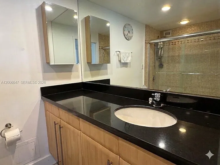 2301 Collins Ave #840 — Photo 4