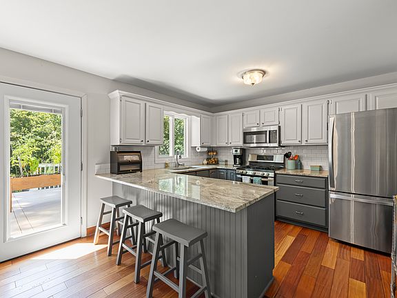5th image of 43W753 Oakleaf Dr