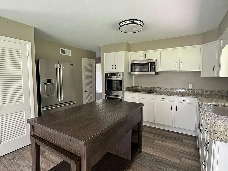 5979 Saint Leonards Dr — Photo 8