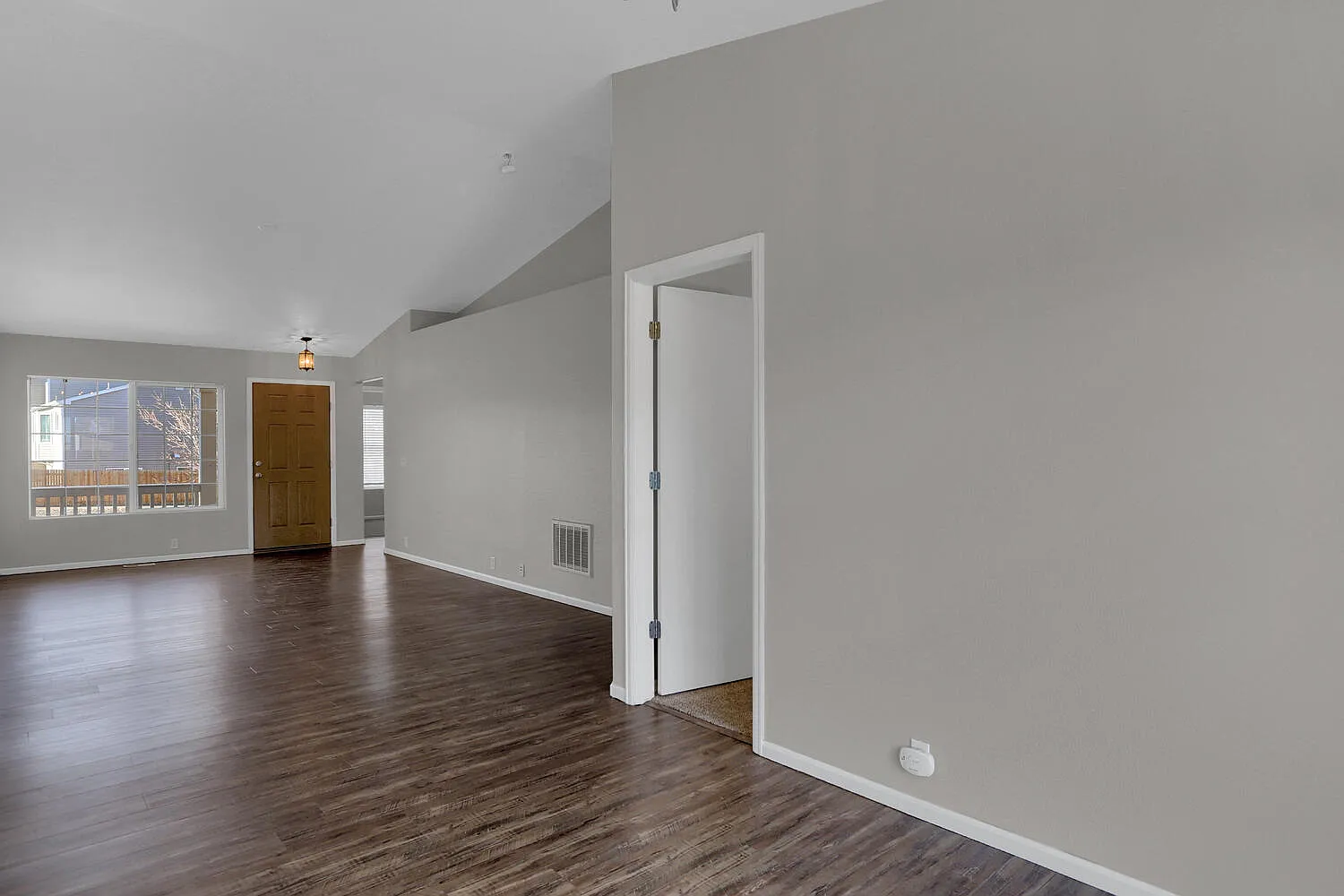 3 bed, 1152 sqft, $1,950 — Photo 2