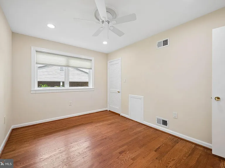 7016 Hopewood St — Photo 46