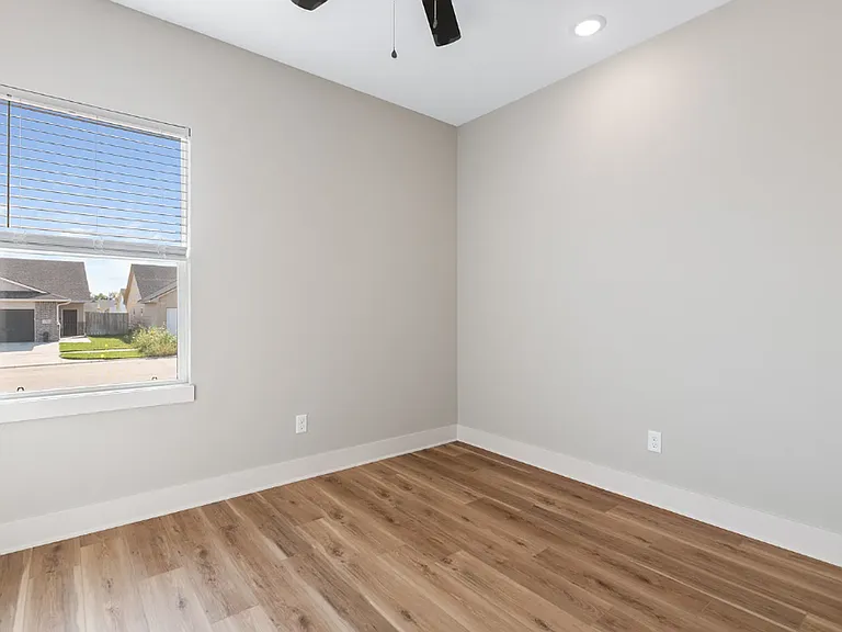 2737 S Airman St #100/200 — Photo 9