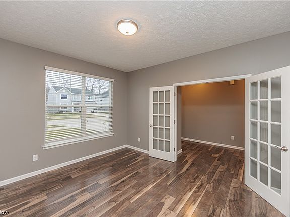 3rd image of 9036 Shady Elm Ln