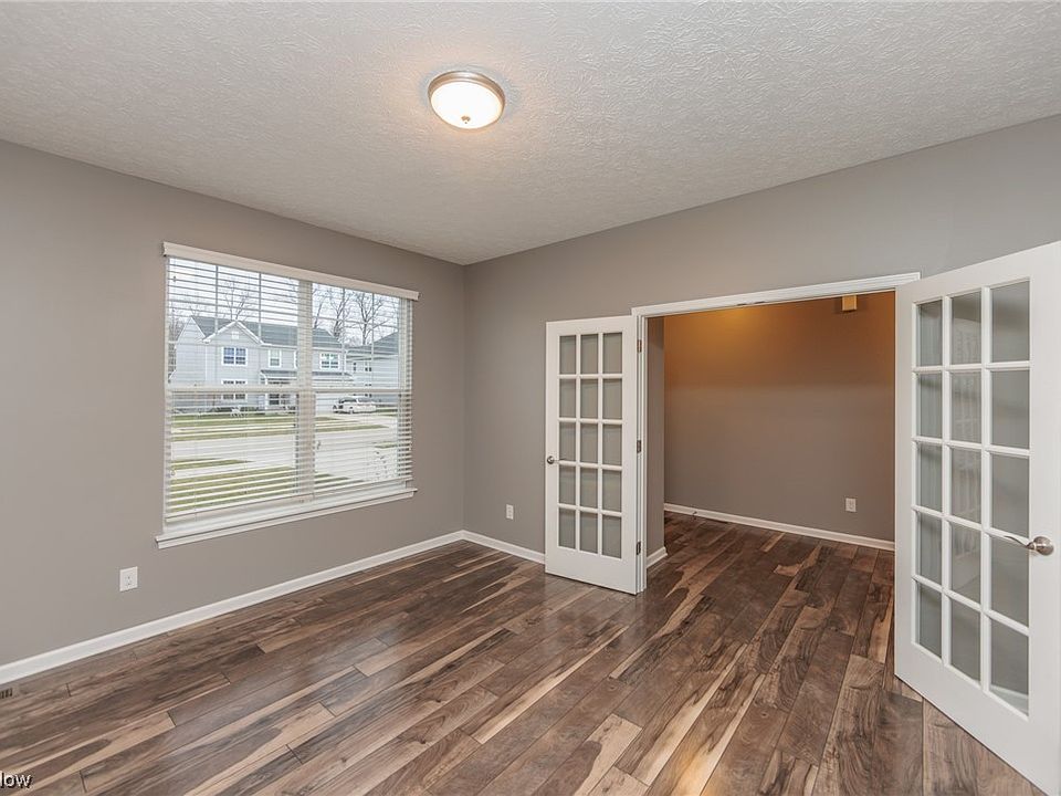 9036 Shady Elm Ln, Olmsted Twp, OH 44138 Zillow