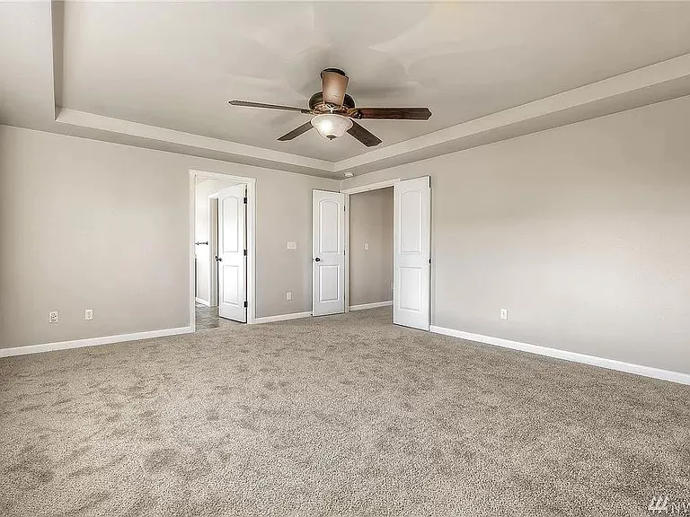 Large Master Bed Room