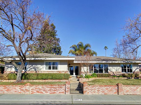 2nd image of 6977 Lincoln Creek Cir