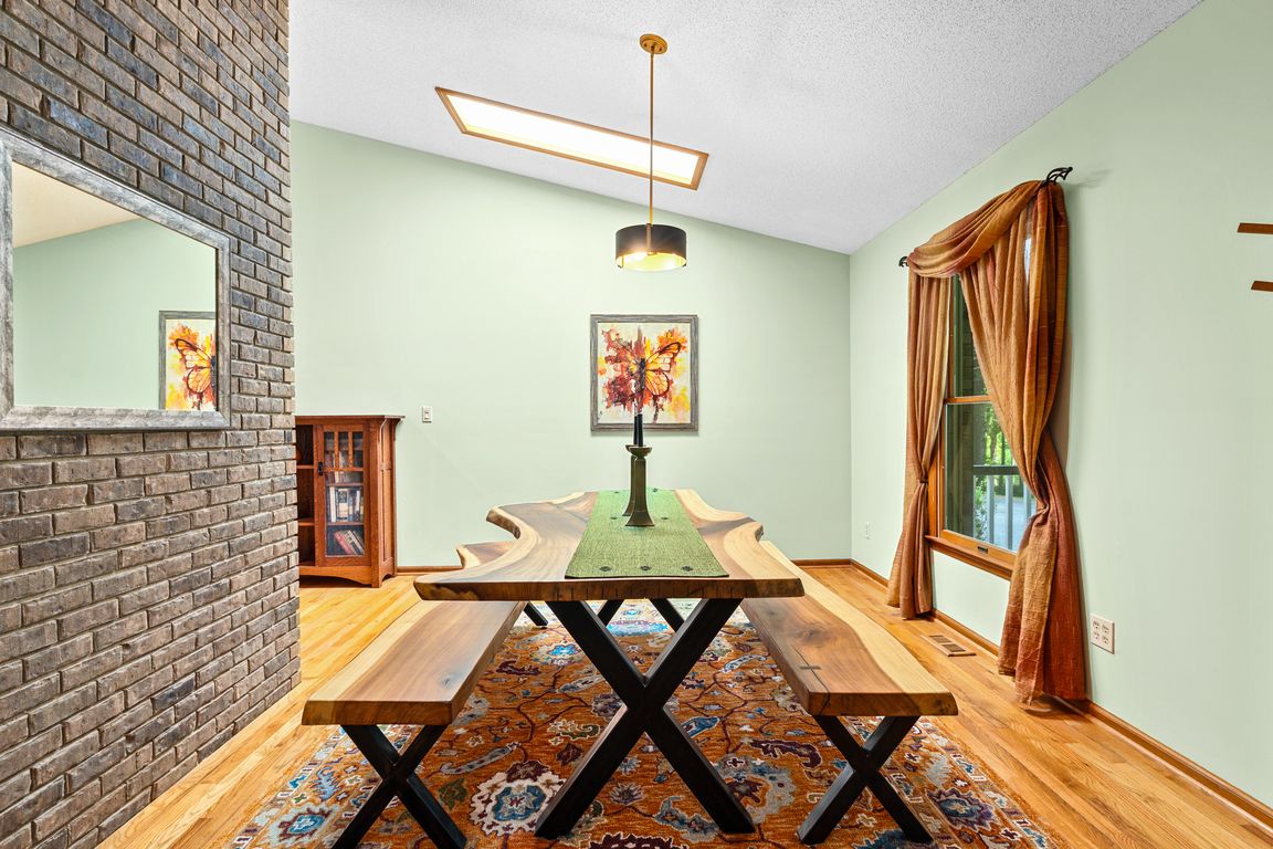 next background image