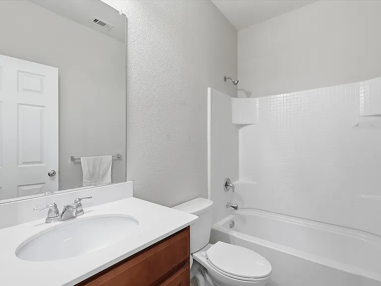 3116 Layla Creek Dr — Photo 18