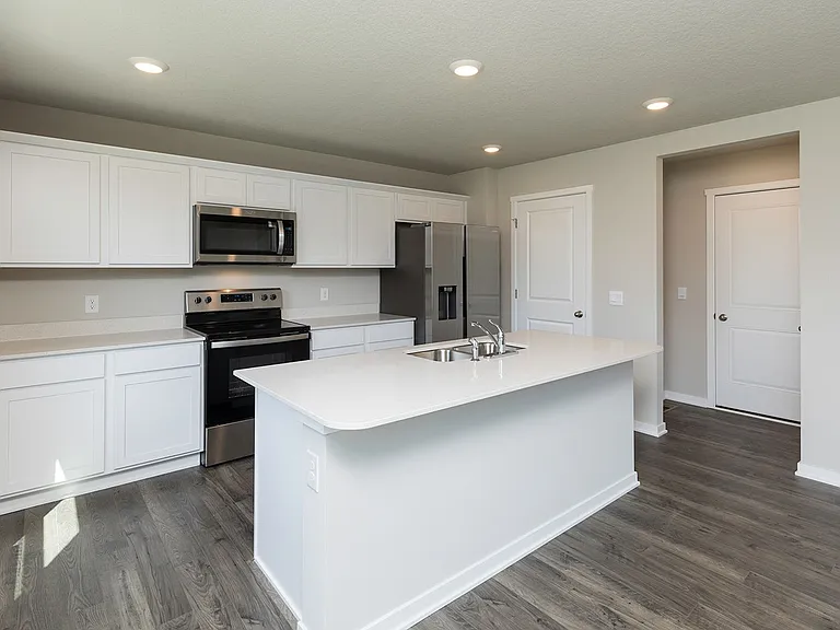 514 Elizabeth Ln NW — Photo 6