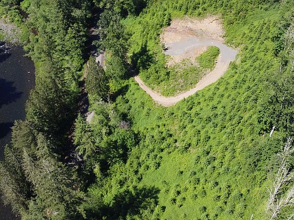 2nd image of 7002 Kalama River Rd