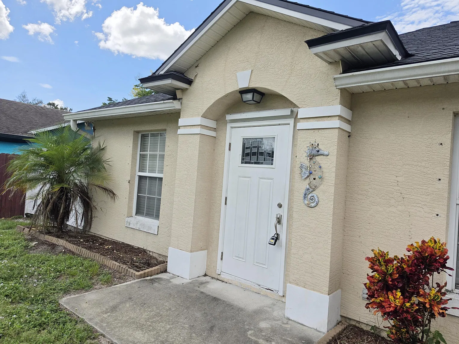3 bed, 2.0 bath, 1280 sqft, $2,495 — Photo 2