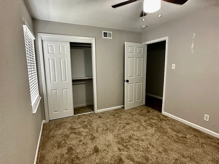 10825 Sharondale Ln — Photo 10