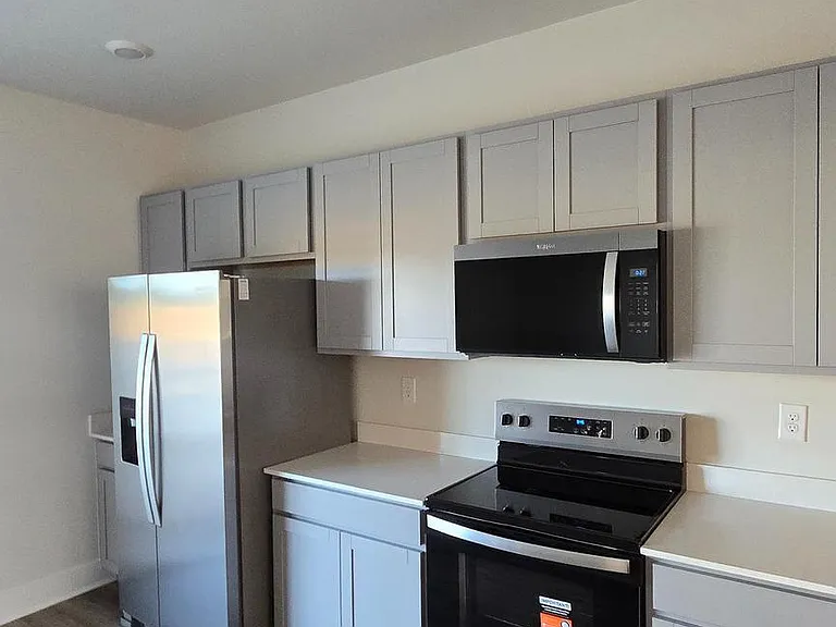 52 Aloma St — Photo 5
