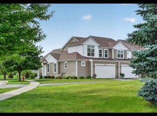511 Amherst Dr, Sycamore, IL 60178