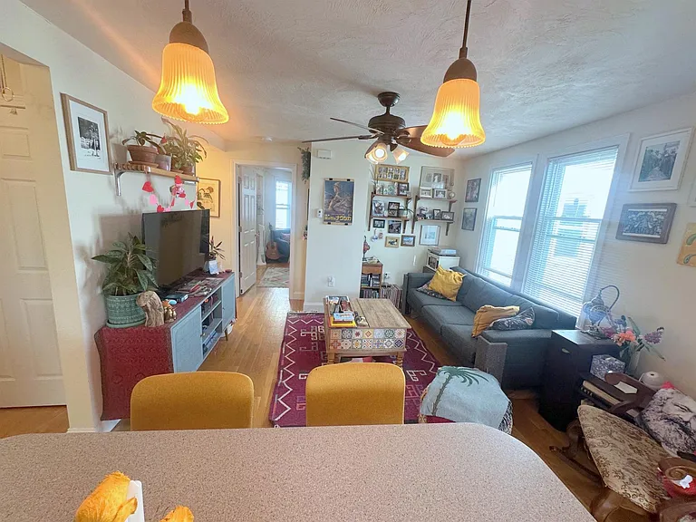397 Columbia St — Photo 3