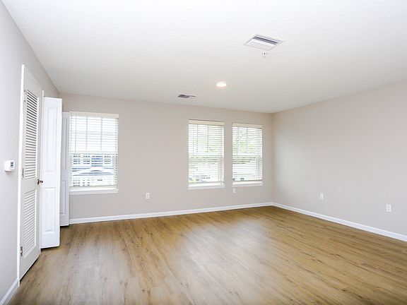 3rd image of 923 E Lemon St #4bba856c9