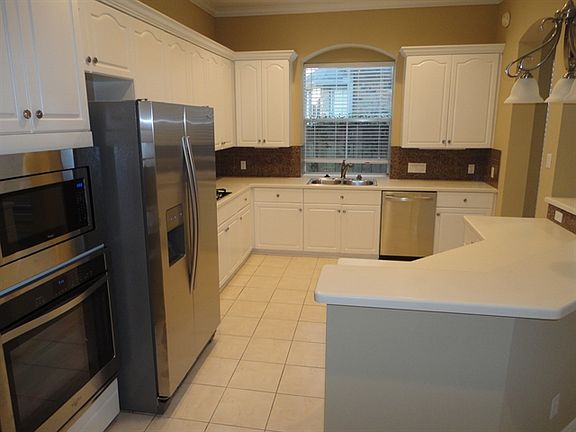 5th image of 34 Watermill Pl #0